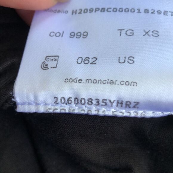 Moncler T Shirt - Picture 7 of 8